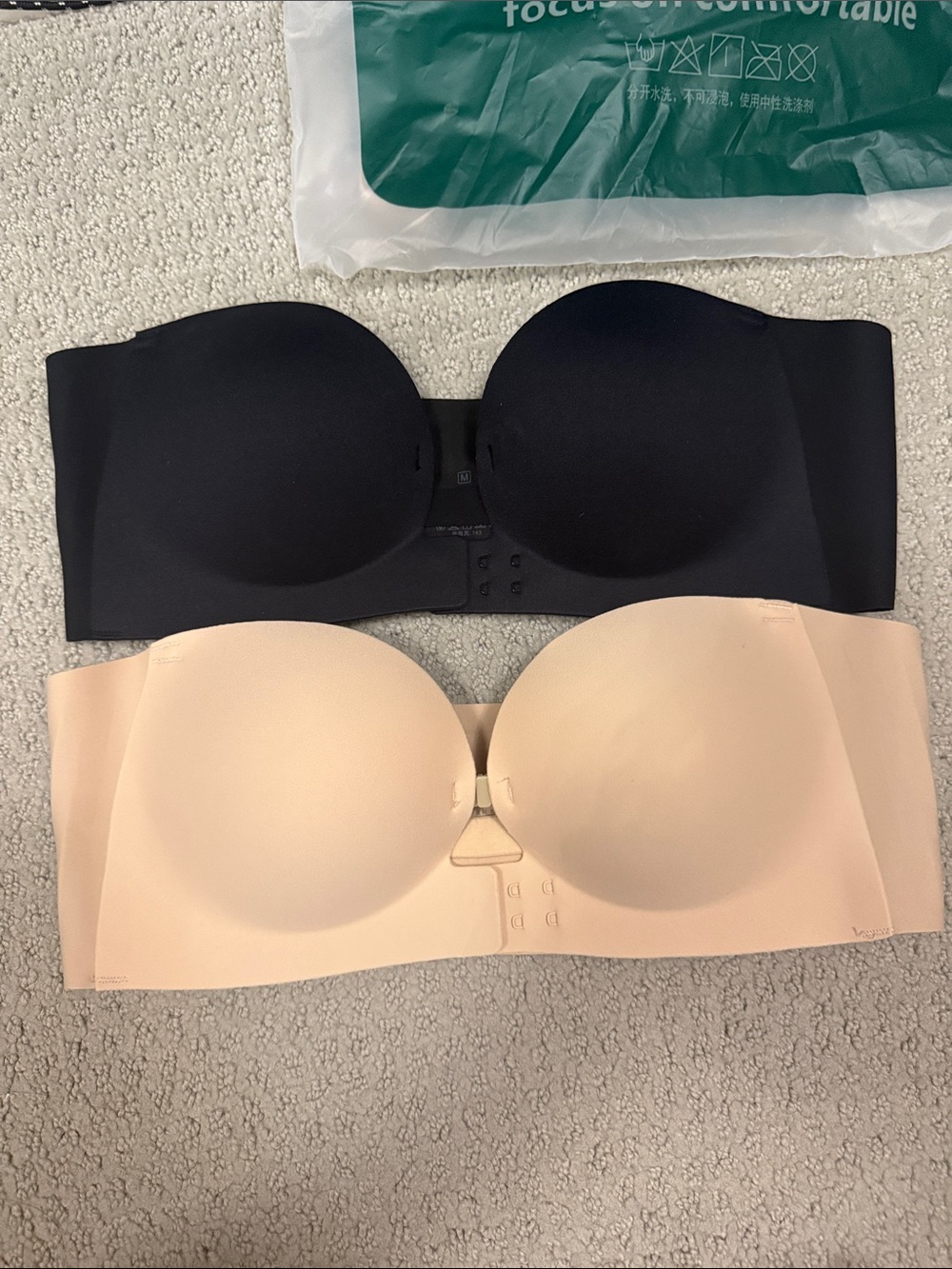 Strapless Seamless Convertible Bra — Black & Nude